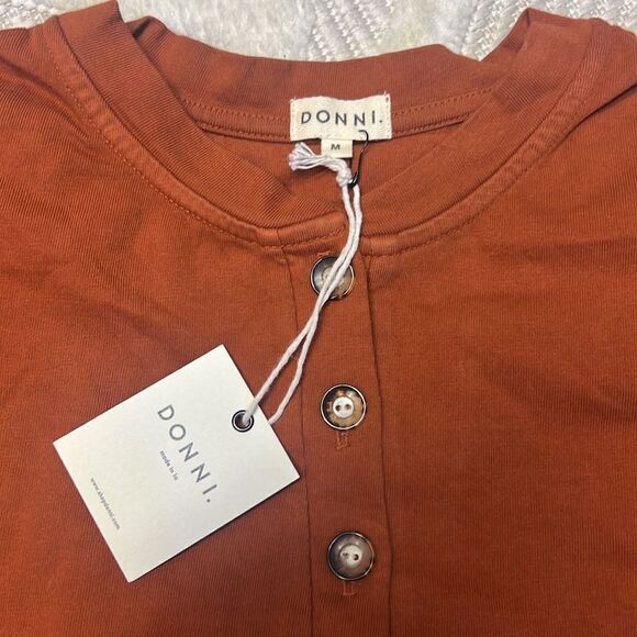 DONNI - Lightweight 3 Button Henley in Rust - Picture 5 of 5
